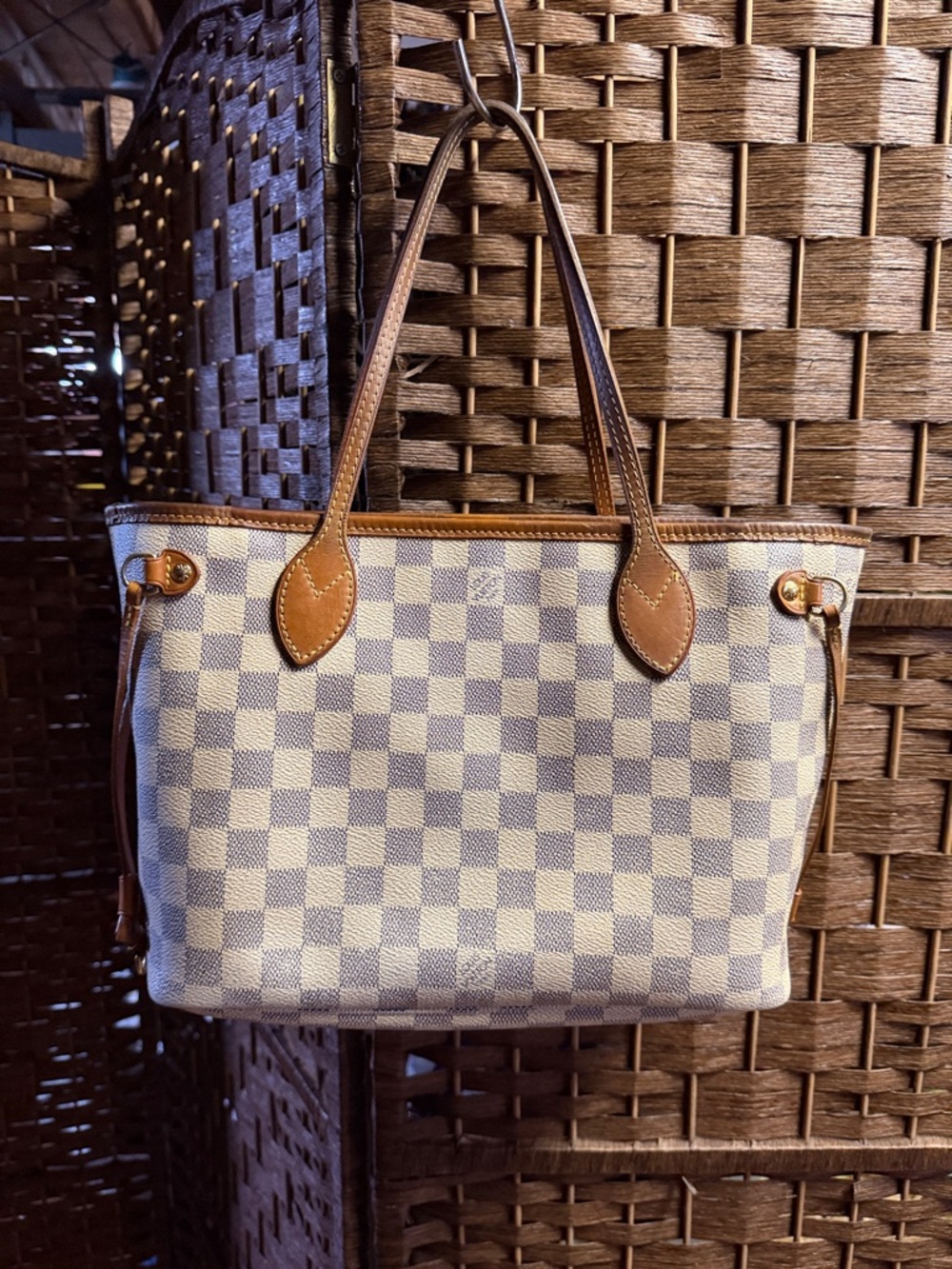 Louis Vuitton Damier Azur Neverfull PM - Picture 4 of 17